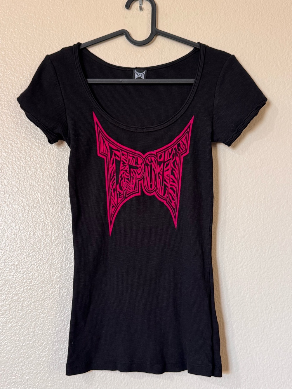 Vintage Y2K Tapout Flocked Velvet Graphic Baby Tee - Small